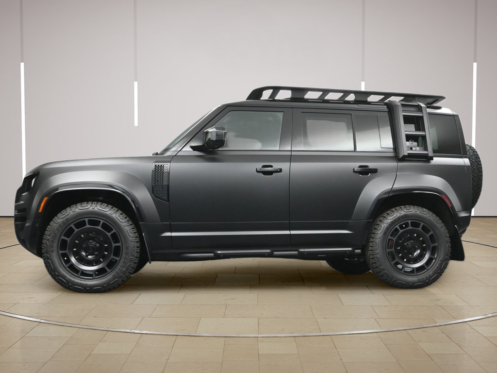 New 2026 Land Rover Defender 110 AWD/4WD image 28