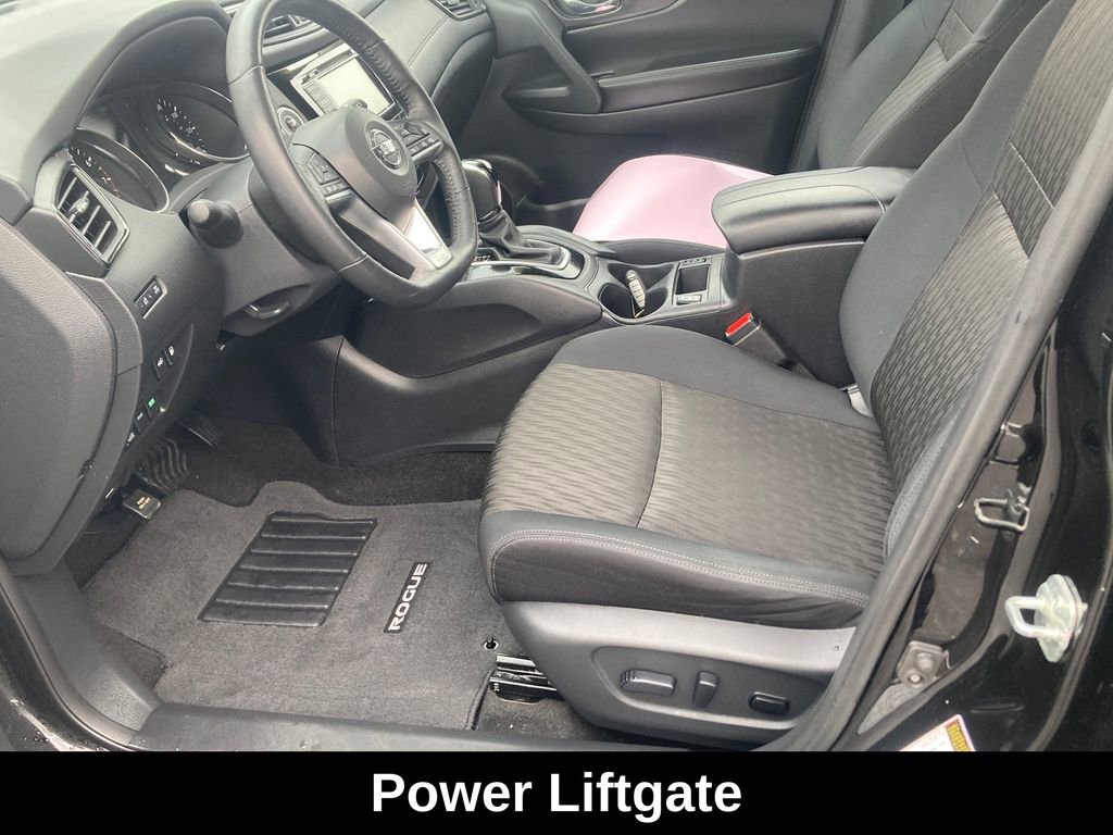 Used 2018 Nissan Rogue SV w/ Premium Package image 11