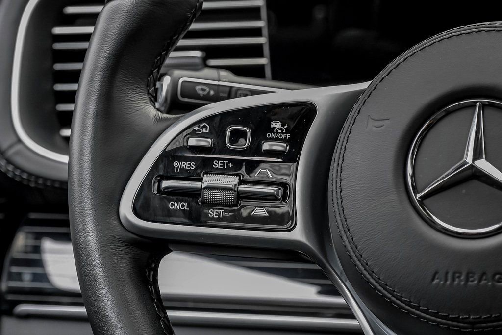 Used 2023 Mercedes-Benz Maybach GLS 600 4MATIC image 17