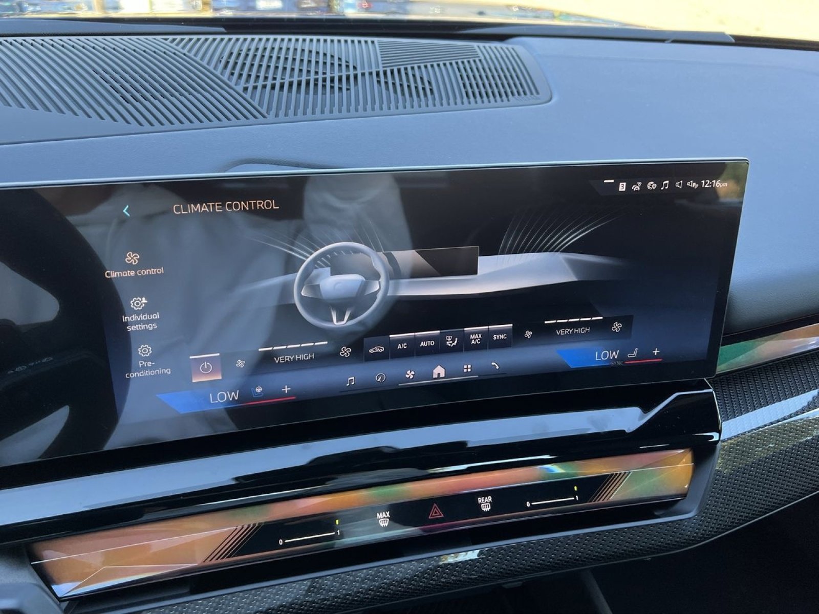 New 2026 BMW 550e xDrive w/ Executive Package image 18