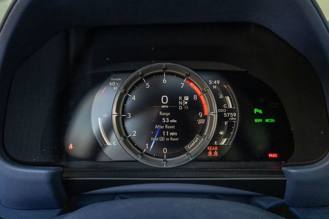 Used 2025 Lexus LC 500 Coupe image 9