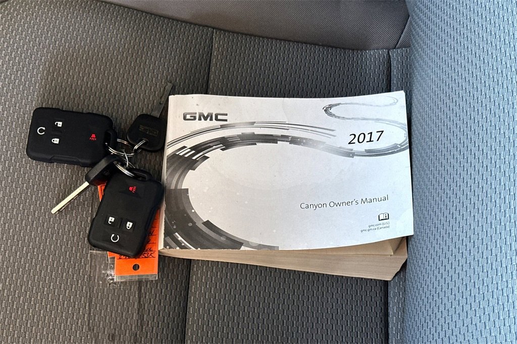 Used 2017 GMC Canyon 2WD Crew Cab w/ Convenience Package image 12