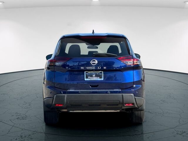 Used 2026 Nissan Rogue SV FWD image 5