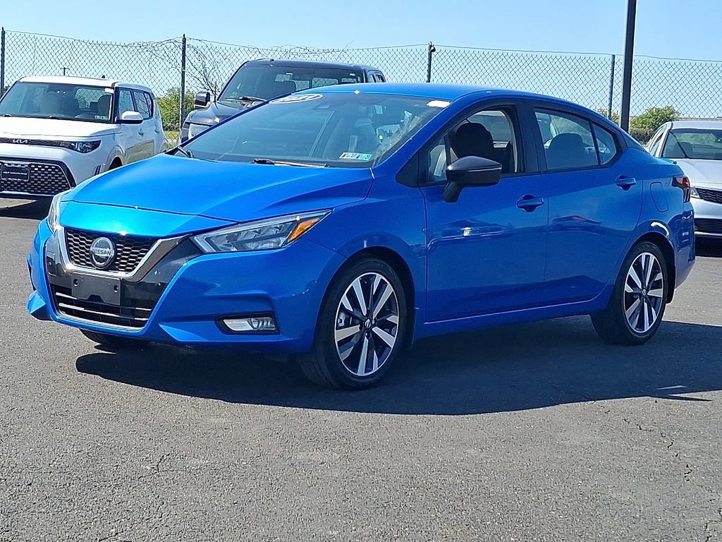Used 2021 Nissan Versa SR w/ Convenience Package FWD image 3