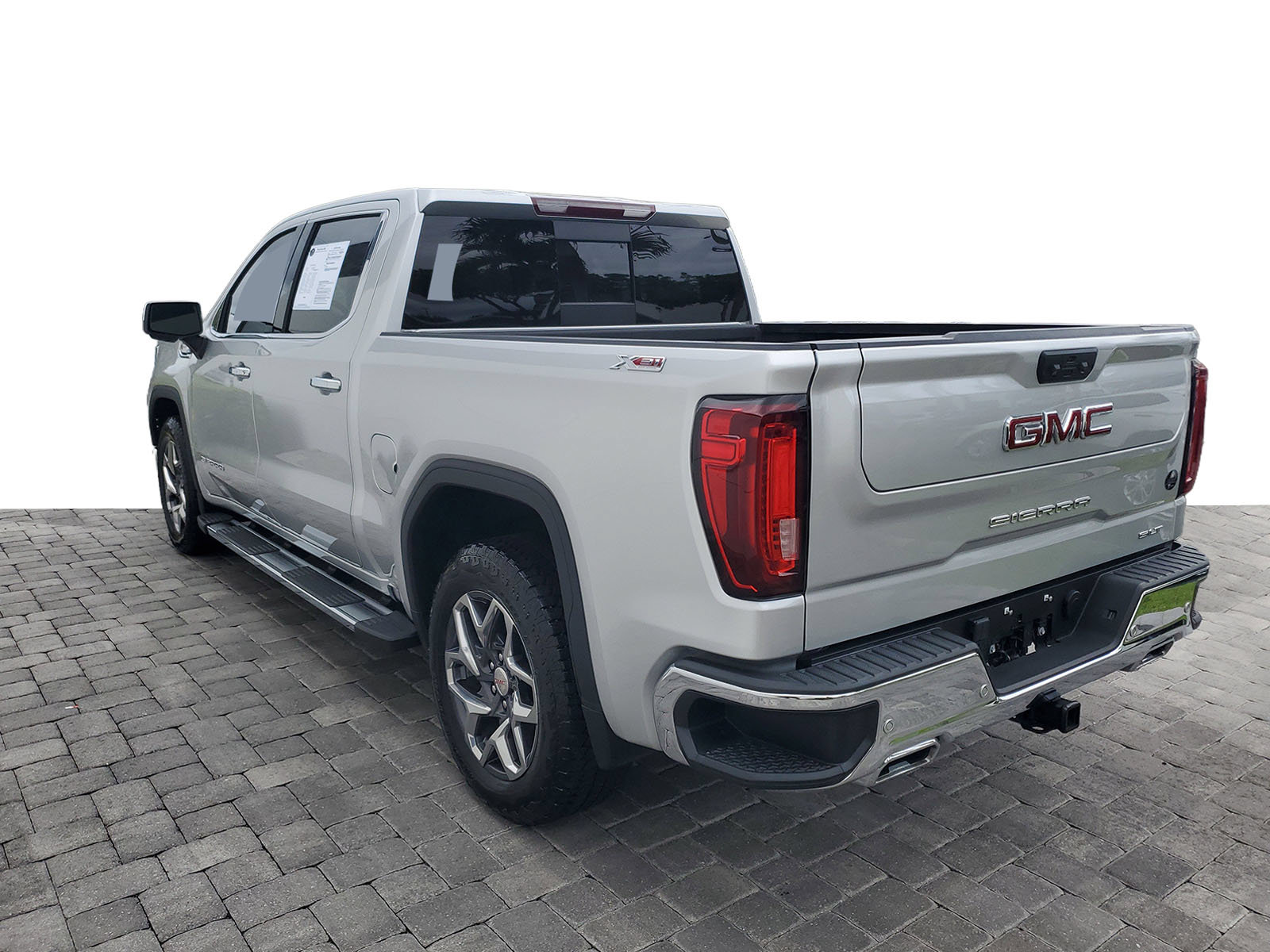 Used 2022 GMC Sierra 1500 SLT w/ SLT Premium Plus Package AWD/4WD image 4