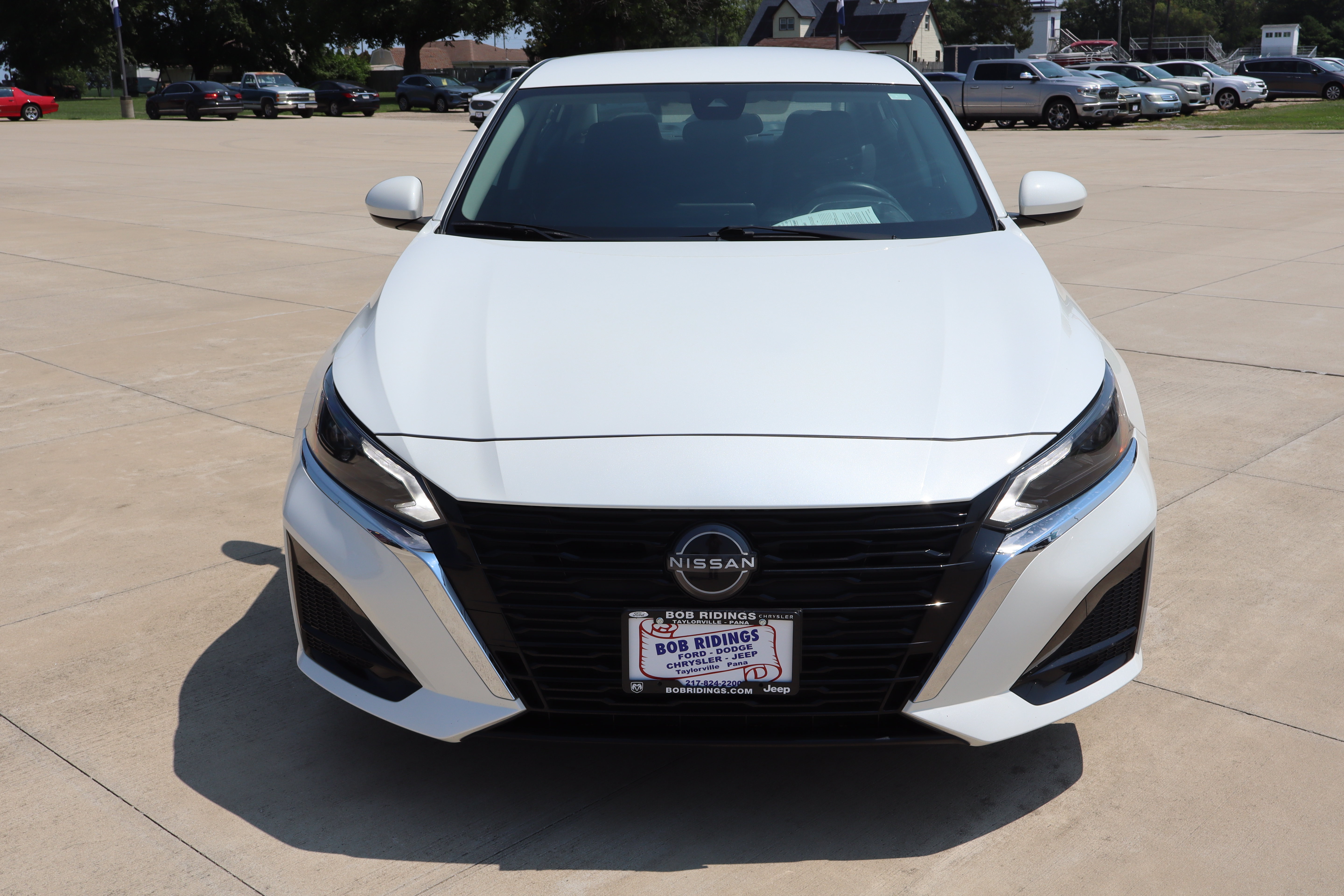 Used 2023 Nissan Altima 2.5 SV AWD/4WD image 2