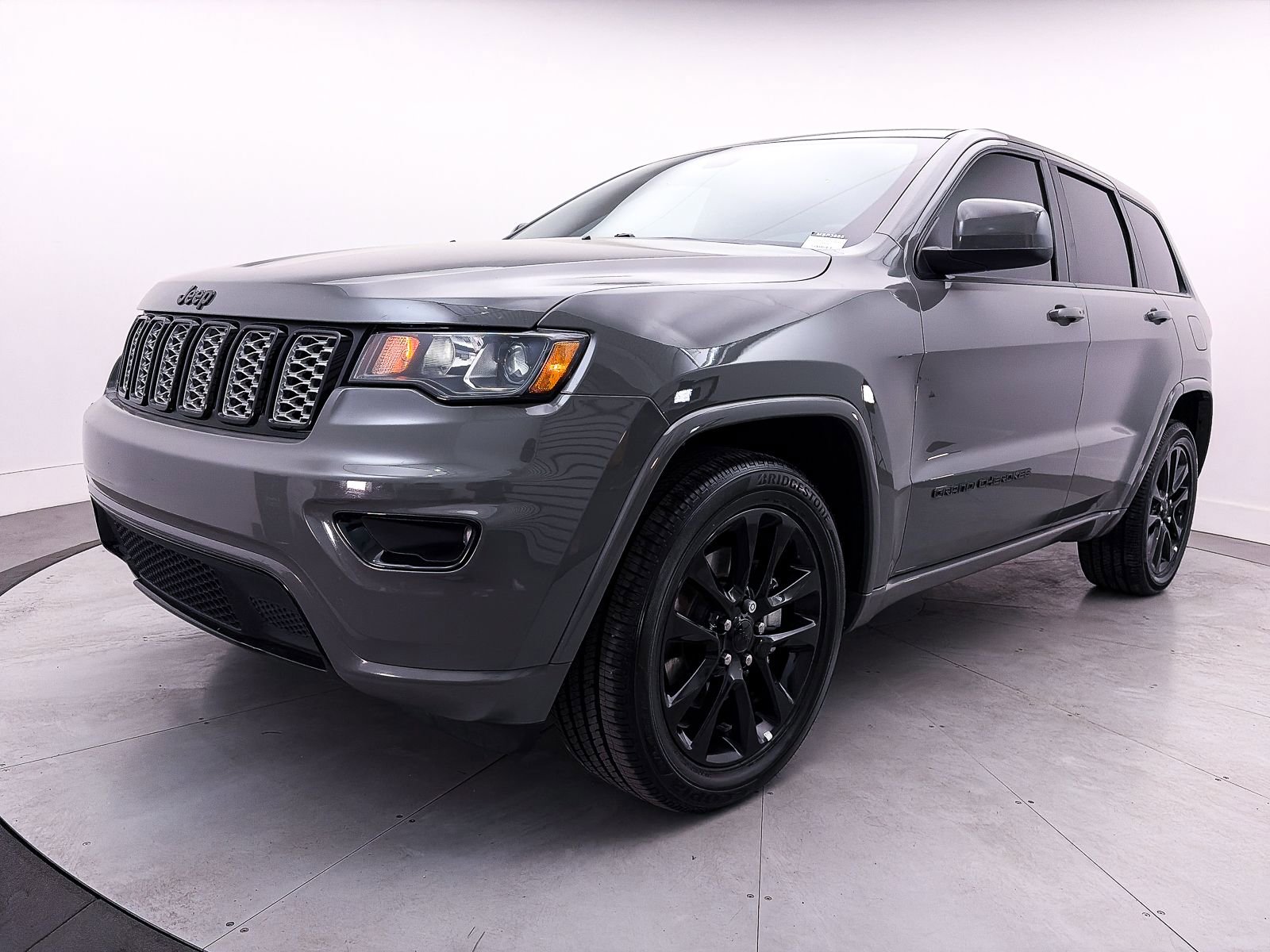 Used 2021 Jeep Grand Cherokee Laredo X RWD image 6