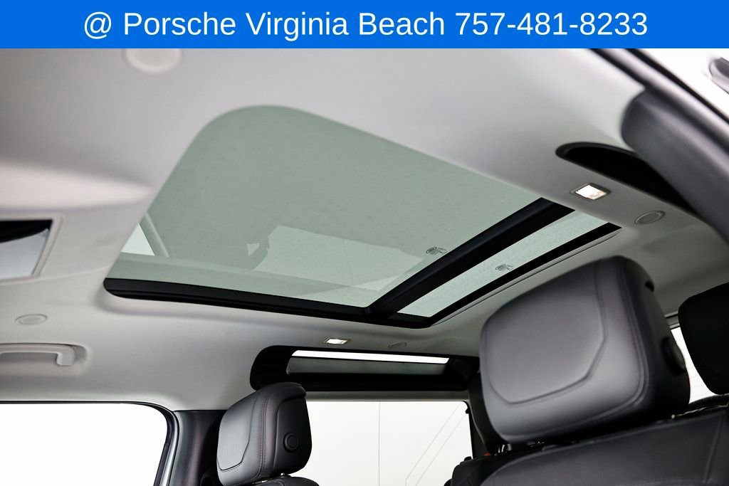 Used 2023 Land Rover Defender 90 S image 18