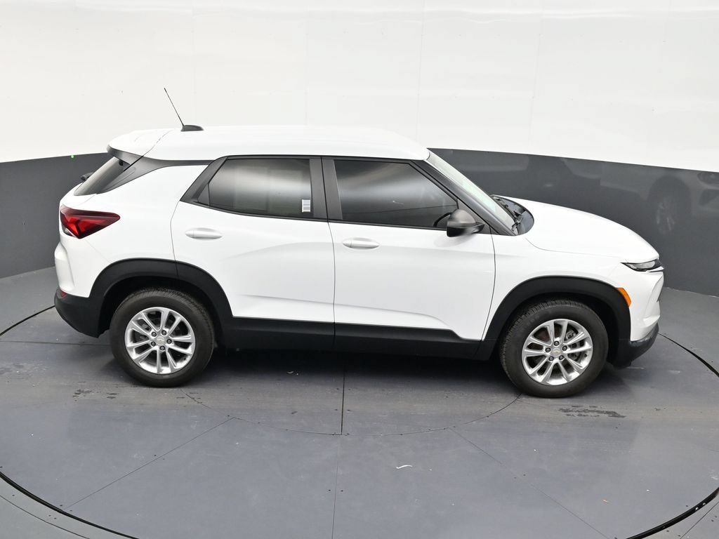 Used 2025 Chevrolet TrailBlazer LS FWD image 17