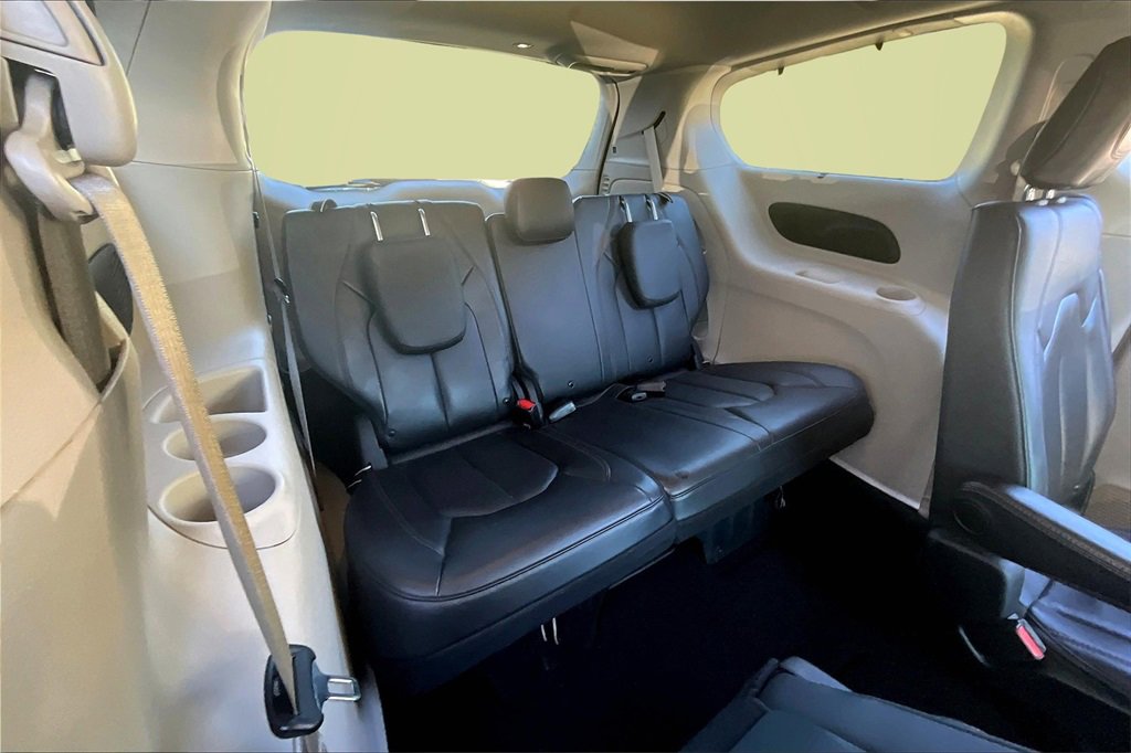 Used 2019 Chrysler Pacifica Touring-L Plus w/ Advanced Safetytec Group image 24