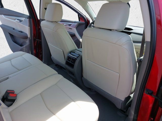 Used 2025 Cadillac XT5 Premium Luxury w/ Technology Package image 11