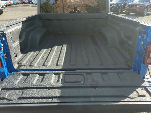 Used 2025 Jeep Gladiator Rubicon w/ Safety Group image 22