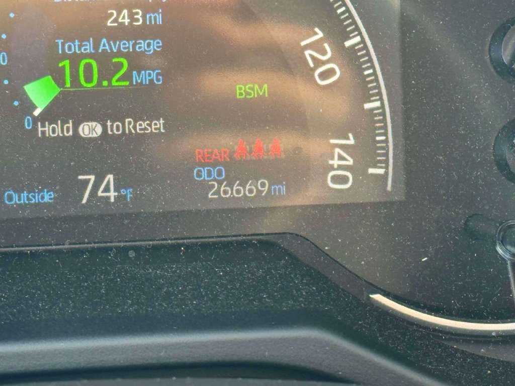 Used 2025 Toyota RAV4 XLE AWD/4WD image 27