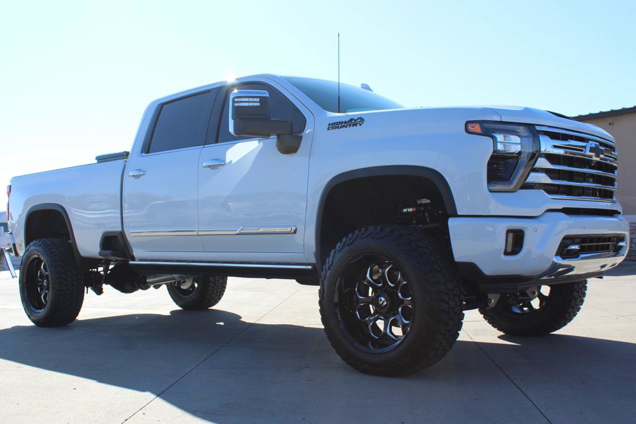Used 2026 Chevrolet Silverado 3500 High Country w/ High Country Premium Package AWD/4WD image 15