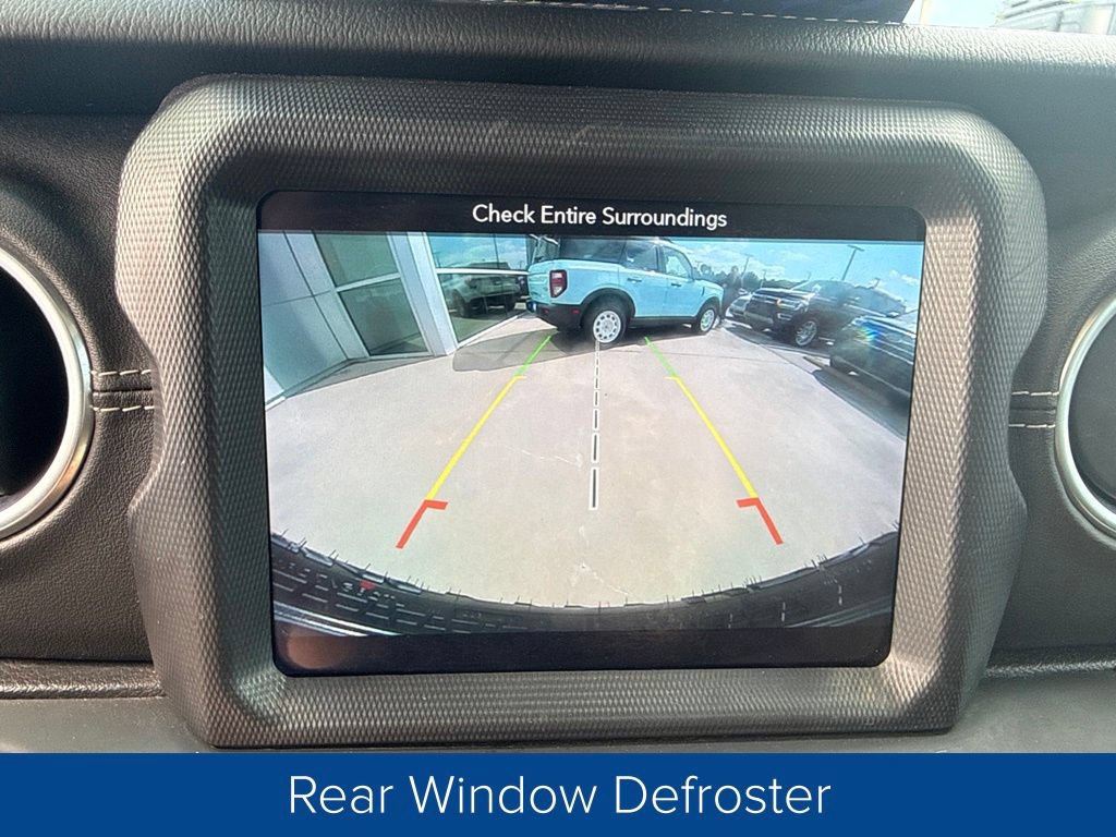Used 2018 Jeep Wrangler Unlimited Sahara AWD/4WD image 19