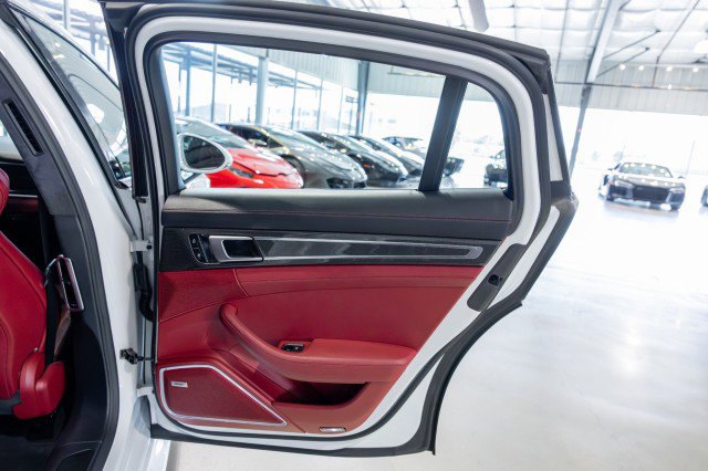 Used 2022 Porsche Panamera GTS w/ Premium Package image 31