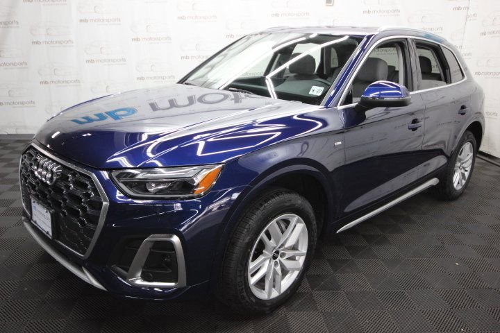 Used 2022 Audi Q5 2.0T Premium w/ Convenience Package AWD/4WD image 1