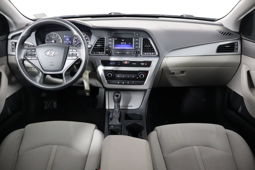 Used 2015 Hyundai Sonata SE w/ Option Group 09 FWD image 13
