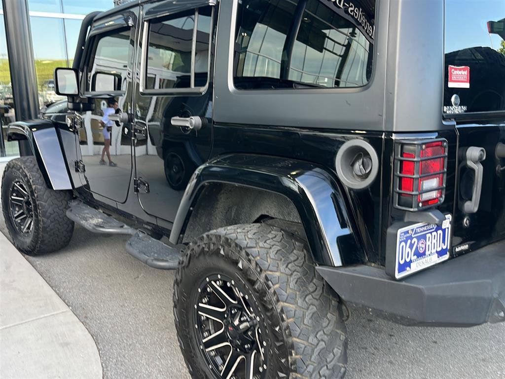 Used 2015 Jeep Wrangler Unlimited Sahara w/ Connectivity Group AWD/4WD image 7