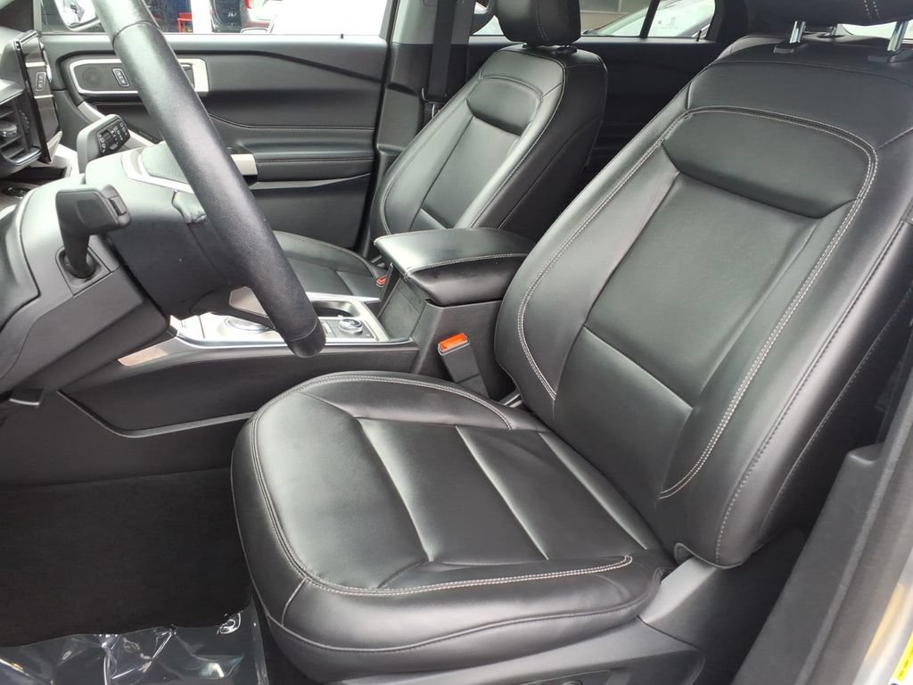 Certified 2023 Ford Explorer XLT w/ Equipment Group 202A AWD/4WD image 15