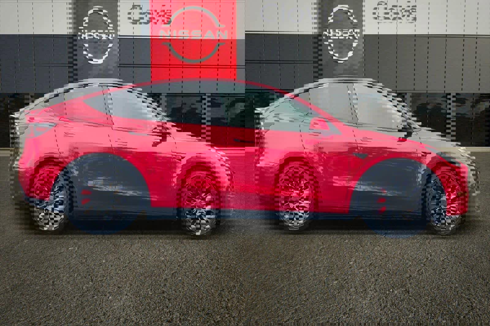 Used 2023 Tesla Model Y Performance image 9