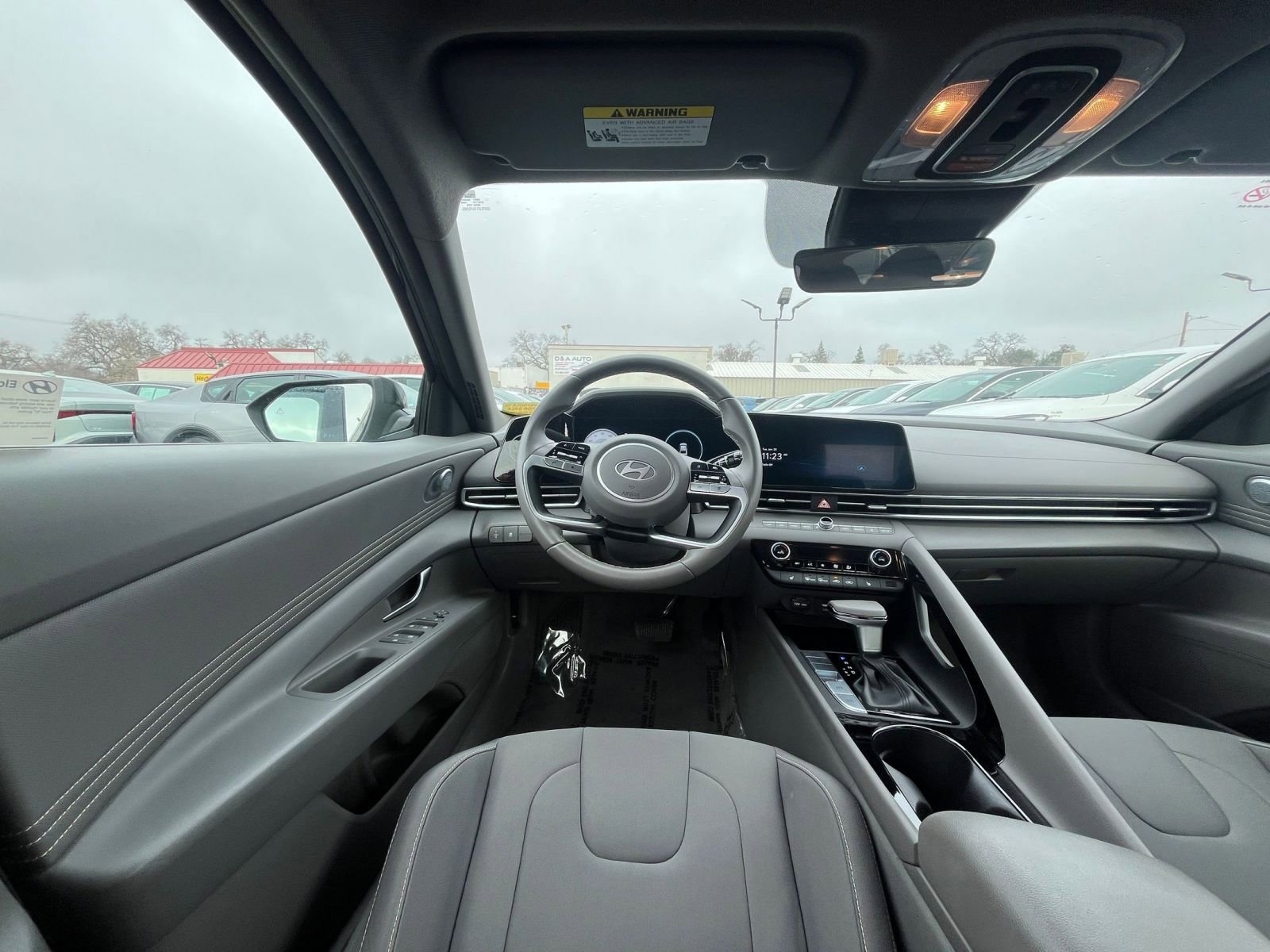 Used 2025 Hyundai Elantra SEL image 32