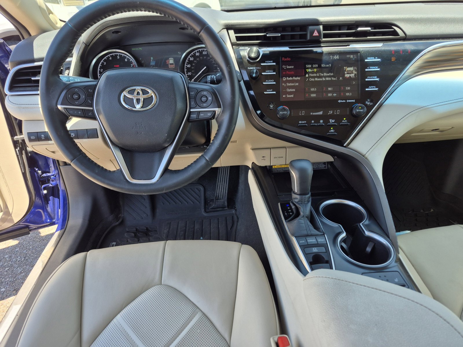 Used 2018 Toyota Camry XLE w/ Driver Assist Package FWD image 18