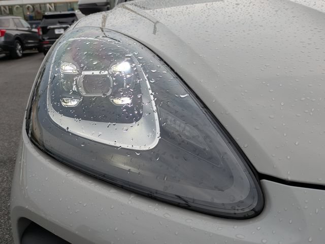 Used 2022 Porsche Cayenne AWD/4WD image 10