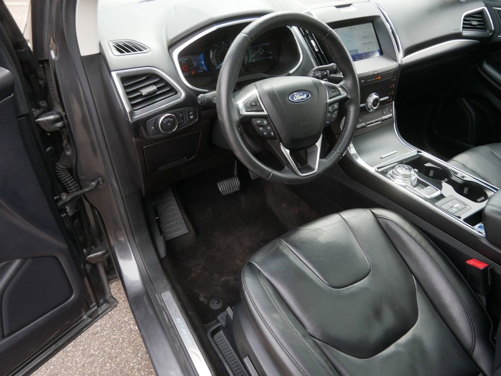 Used 2020 Ford Edge Titanium w/ Equipment Group 301A image 12