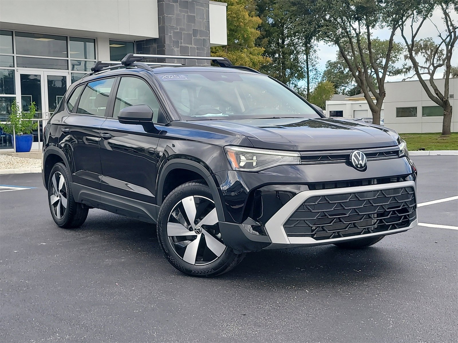Certified 2025 Volkswagen Taos S image 2