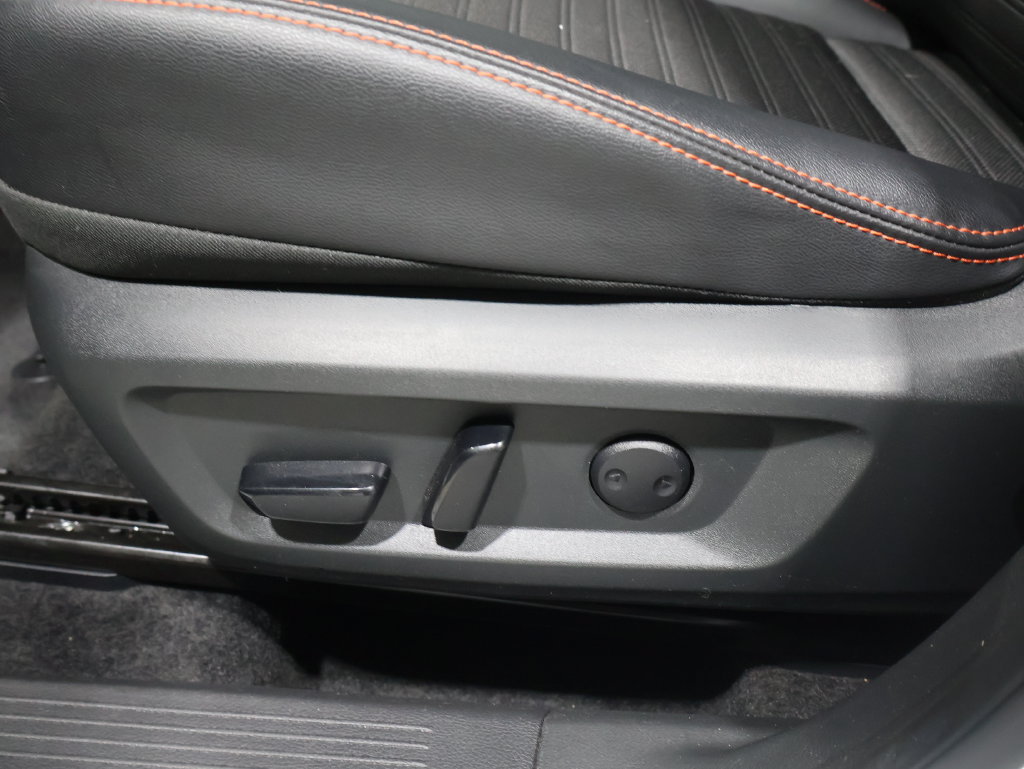 Used 2025 Nissan Rogue SV AWD/4WD image 13