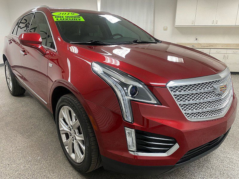 Used 2019 Cadillac XT5 Luxury w/ LPO, Radiant Package image 3
