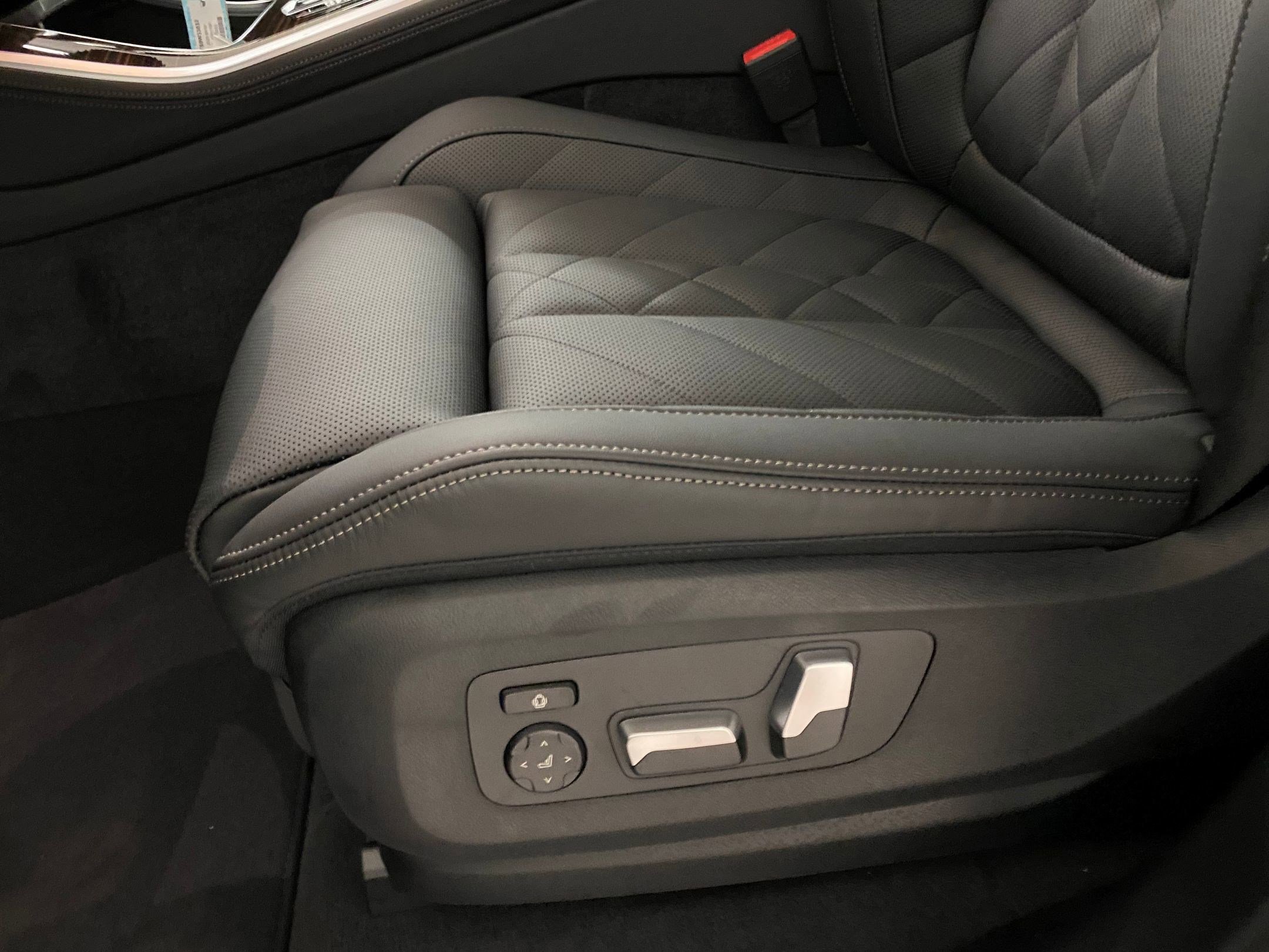 Used 2026 BMW X5 xDrive40i w/ Premium Package image 12