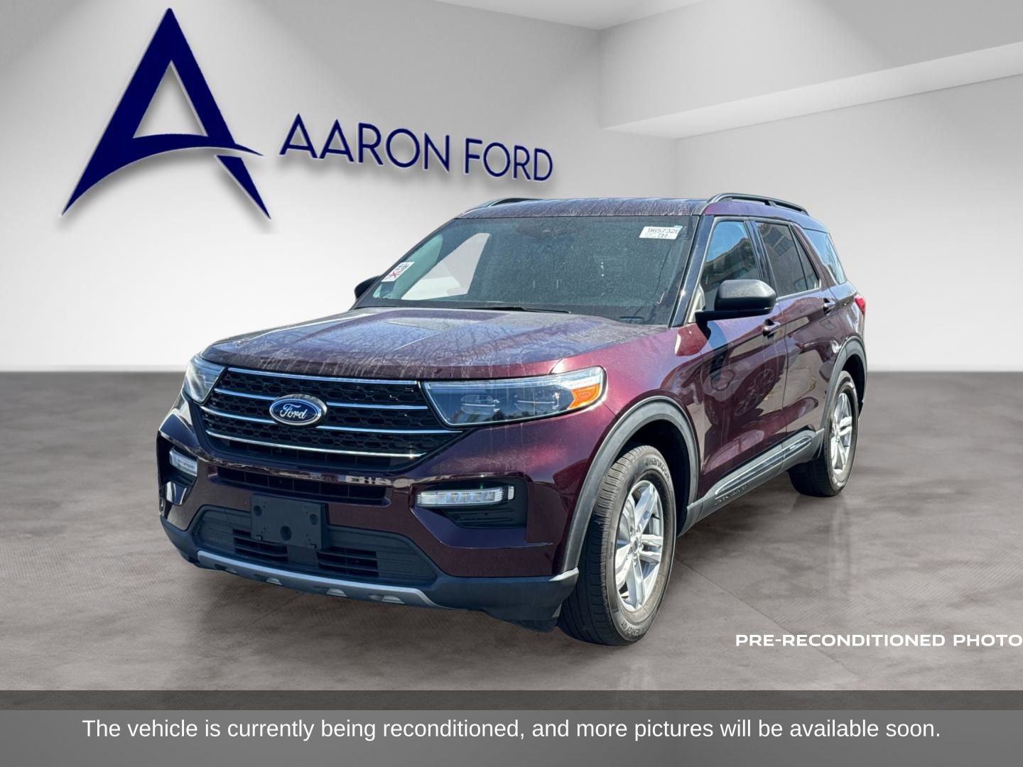 Used 2022 Ford Explorer XLT w/ Equipment Group 202A image 2