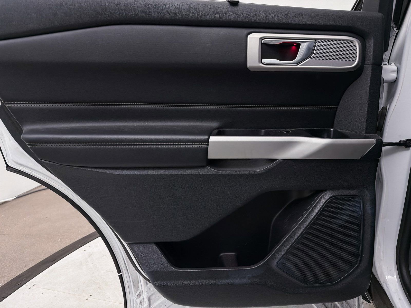 Used 2022 Ford Explorer Limited image 27