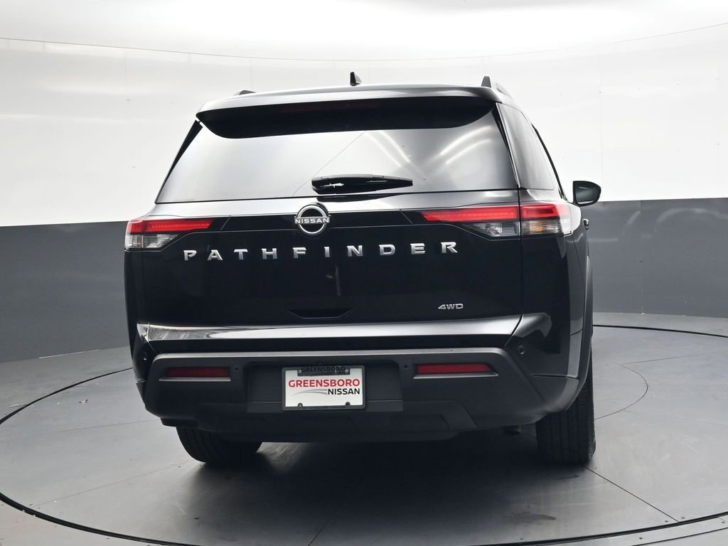 Used 2025 Nissan Pathfinder SV image 4