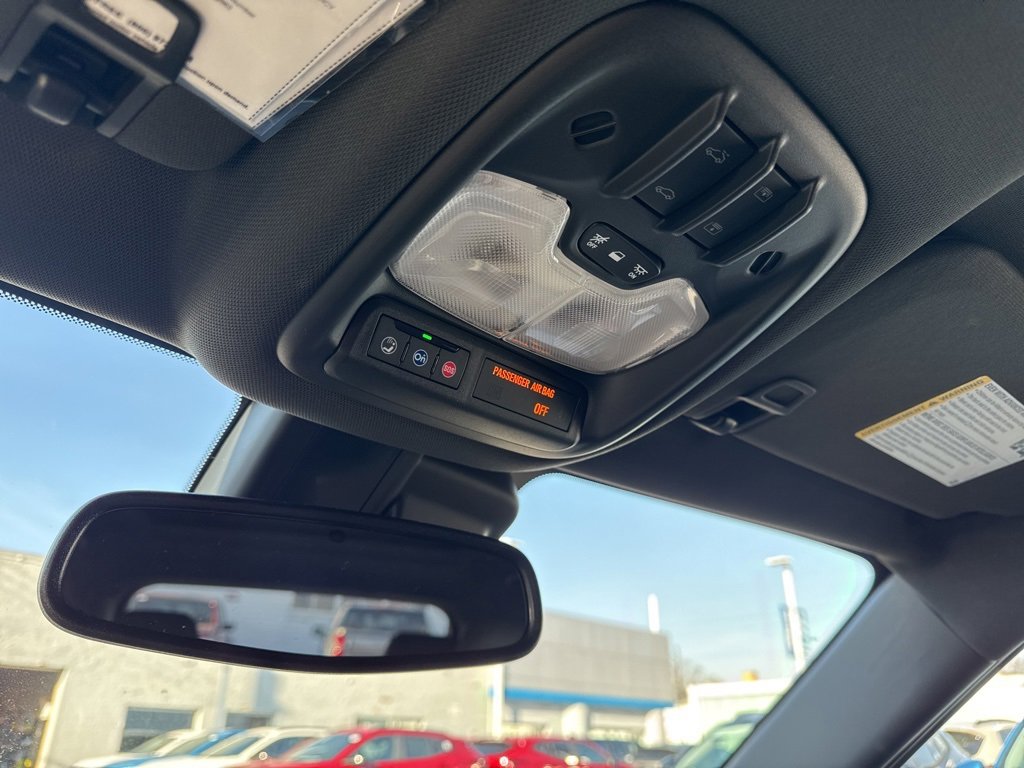 Used 2025 Chevrolet TrailBlazer RS w/ Convenience Package image 22