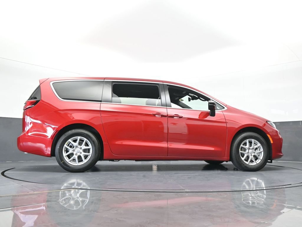 New 2026 Chrysler Pacifica Select image 58