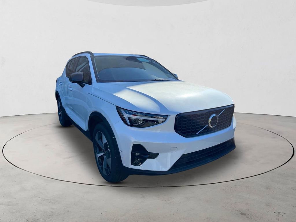 New 2026 Volvo XC40 B5 Plus w/ Protection Package Premier AWD/4WD image 6