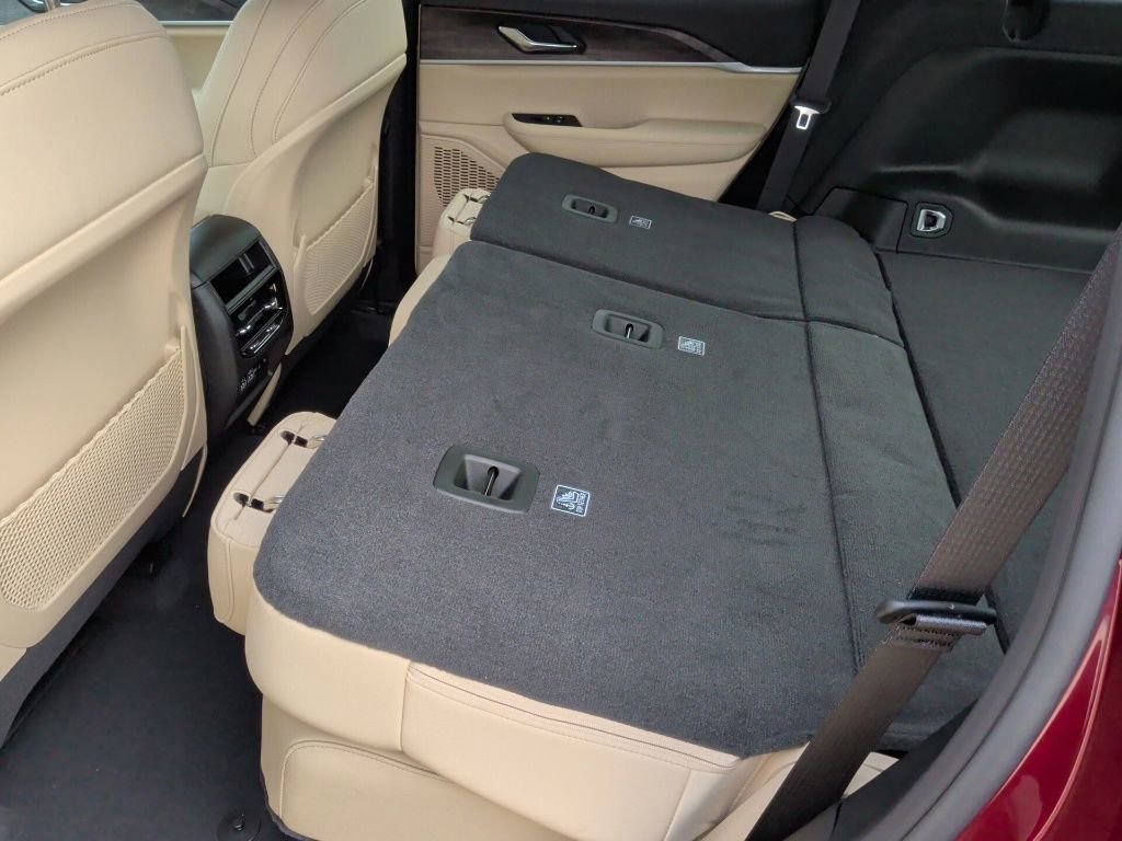 New 2025 Jeep Grand Cherokee Limited image 46