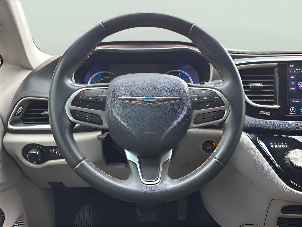 Used 2018 Chrysler Pacifica Touring-L image 39
