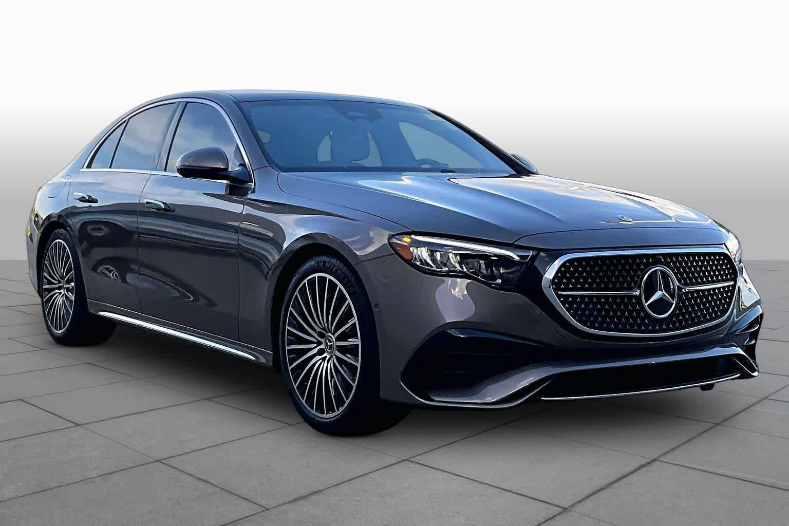 Used 2025 Mercedes-Benz E 350 Sedan image 3