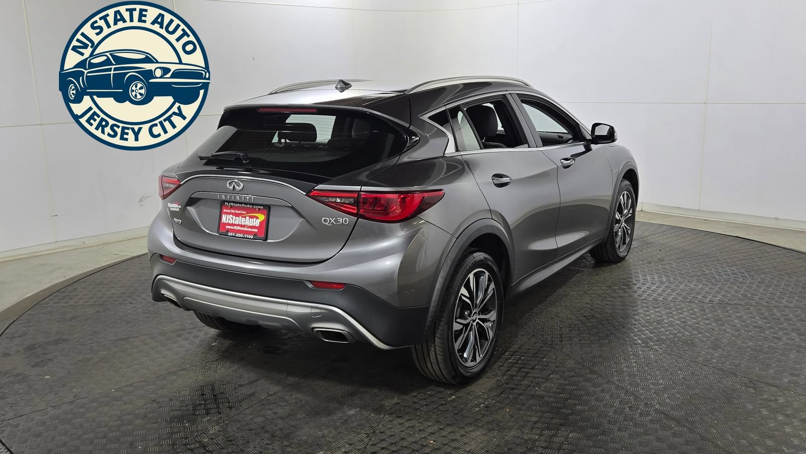 Used 2018 INFINITI QX30 AWD image 7