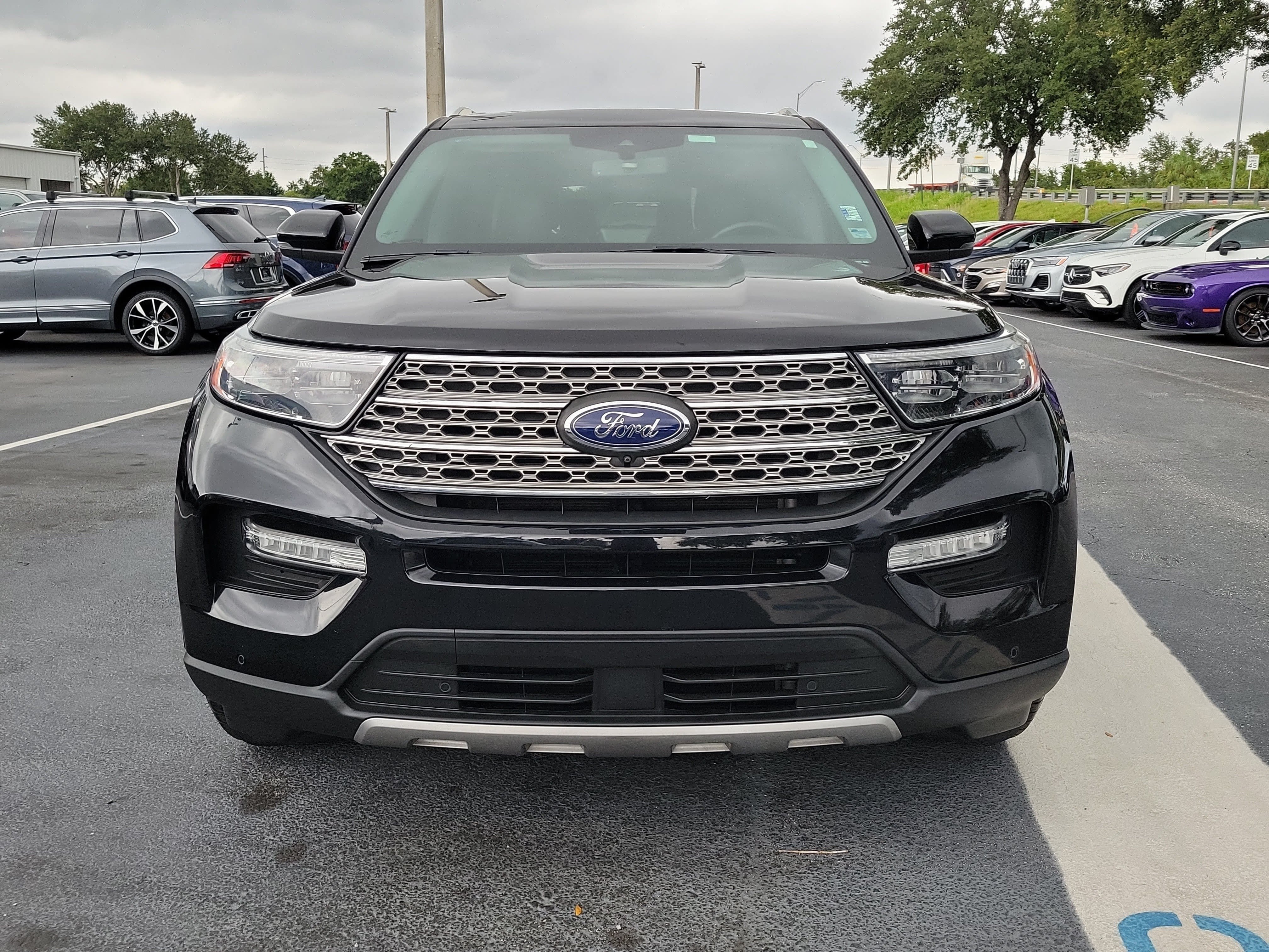 Certified 2023 Ford Explorer Limited w/ Limited Technology Package RWD image 2