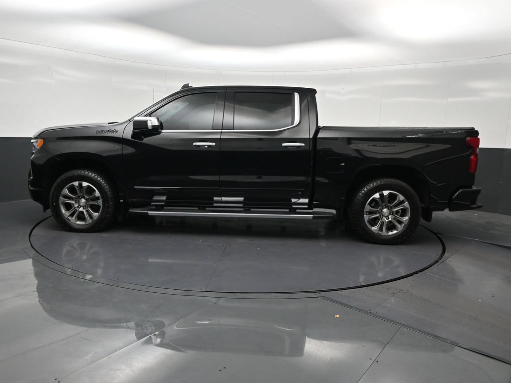Used 2024 Chevrolet Silverado 1500 High Country w/ Technology Package AWD/4WD image 2