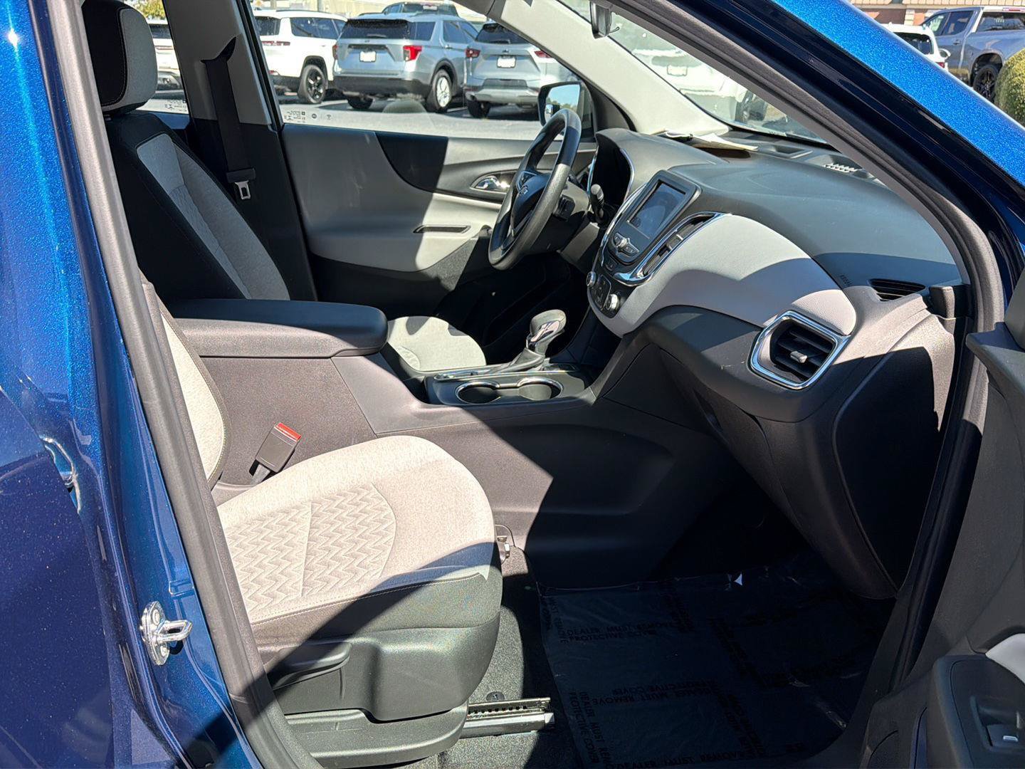 Used 2022 Chevrolet Equinox LS AWD/4WD image 13