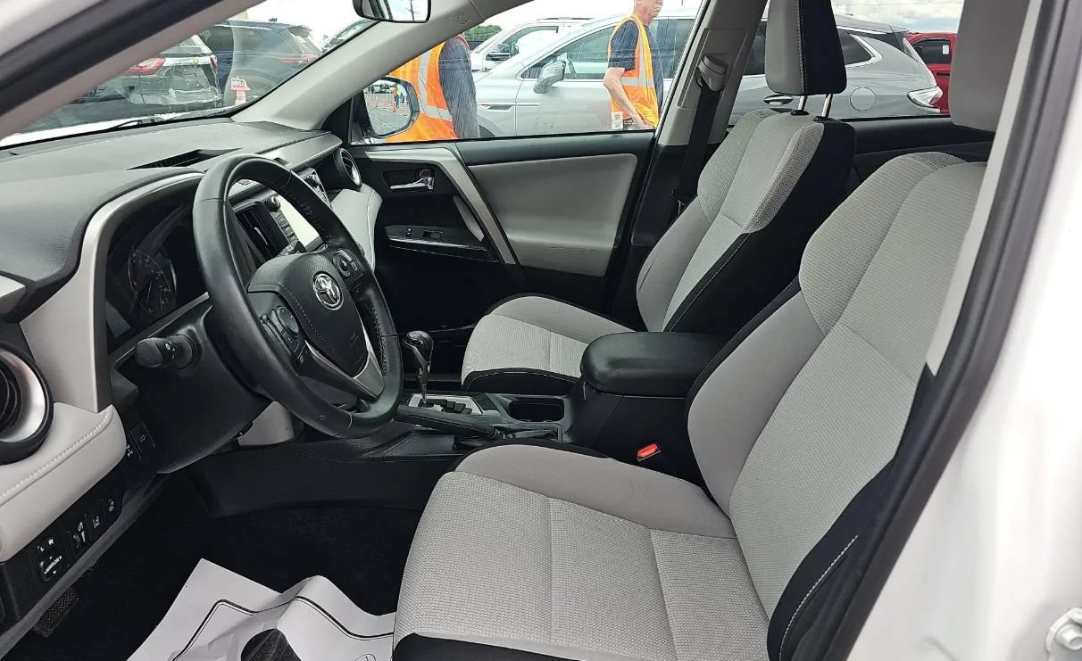 Used 2018 Toyota RAV4 Adventure AWD/4WD image 5