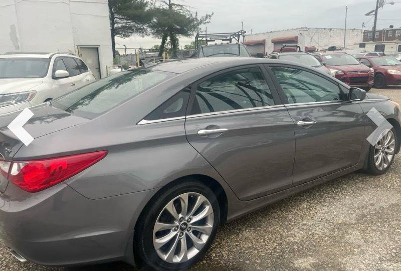 Used 2011 Hyundai Sonata SE FWD image 2