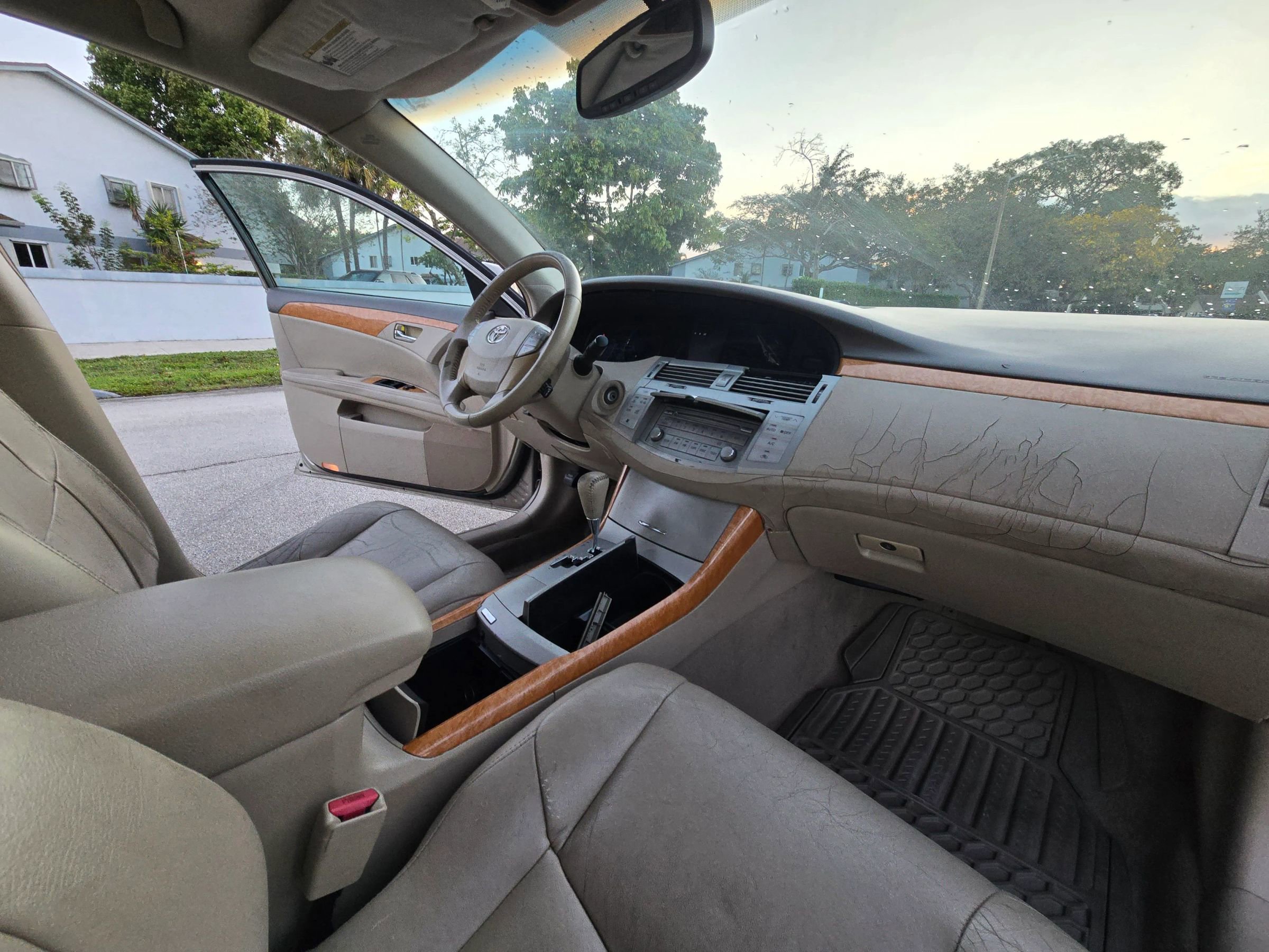 Used 2006 Toyota Avalon XLS image 12