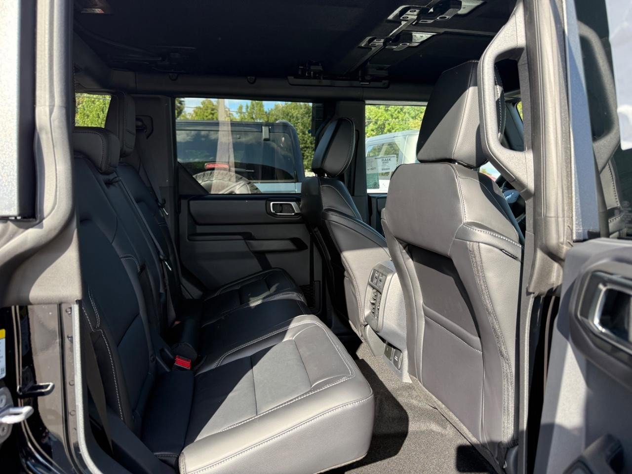 New 2025 Ford Bronco Outer Banks image 5